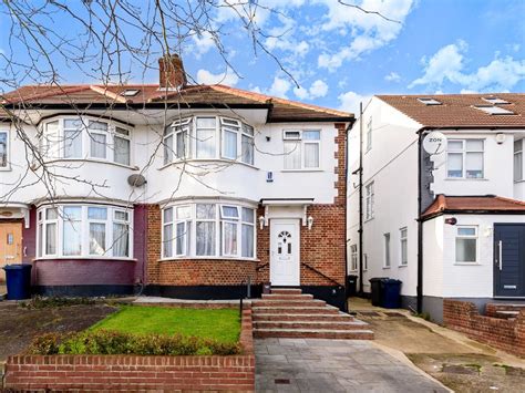 3 Bed Semi Detached House For Sale In Brook Avenue Edgware Middlesex