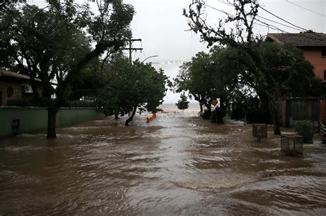 Brazil S Flooded South Paralyzed As Waters Remain High