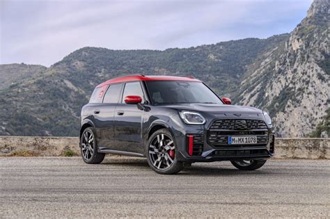 動力更強、更好玩！mini推大改款countryman John Cooper Works性能式樣車！ 國際車訊 發燒車訊