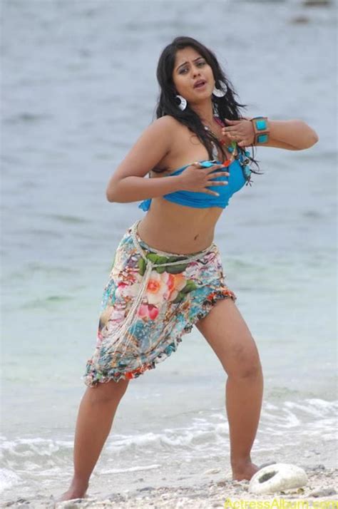 10 Hot Sexy Bindu Madhavi Bikini Pics