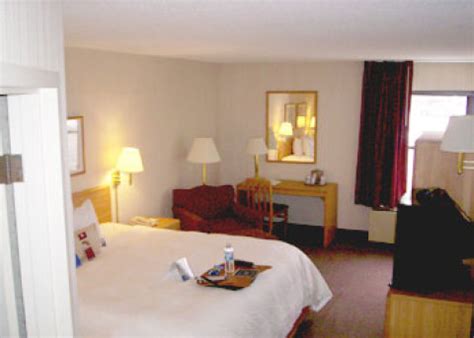 Northville Hotel | Hampton Inn Detroit Northville