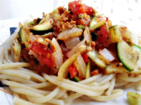 Kocinatura Pasta Integral Con Salsa De Verduras Y Soja Texturizada