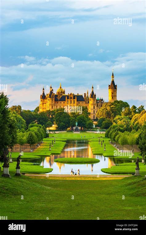 Schwerin Schloss Schwerin Castle Royal Garden In Mecklenburg Schwerin