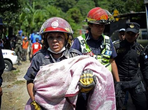 Deslizamento de terra deixa mortos e desaparecidos na Guatemala Web Mídia