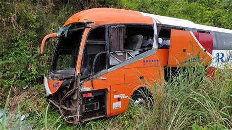 Ônibus tomba em Marabá e deixa vários feridos Correio de Carajás