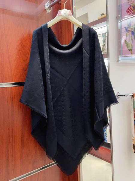 Louis Vuitton Палантин купить на OZON по низкой цене (1731039875)