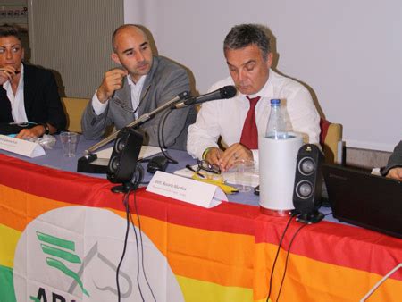 Frocio E Finocchio Uno Studente Su Un Bullo Omofobo Gay It