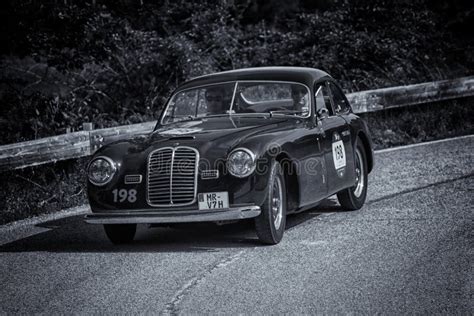 Maserati A Farina Van Berlinetta Pinin Op Een Oude Raceauto