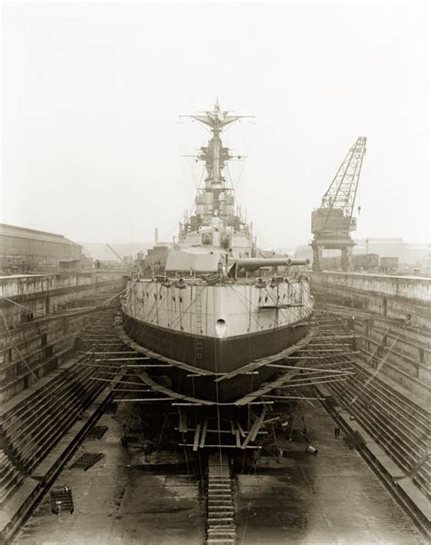 Queen Elizabeth Class Battleship Hms Valiant In Drydock 1264 × 1600