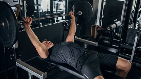 Bench Press Bar Path Like Pros: Study Shows Best Bench Path (Do This)