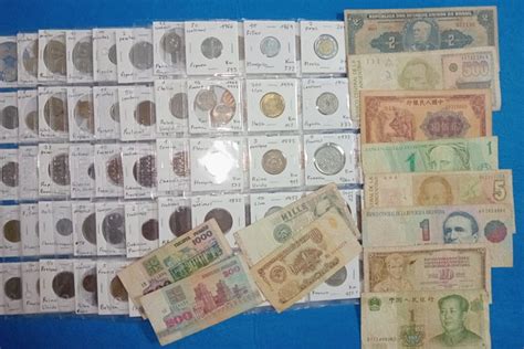 World Lote Monedas Del Mundo Mas Doce Billetes Antiguos