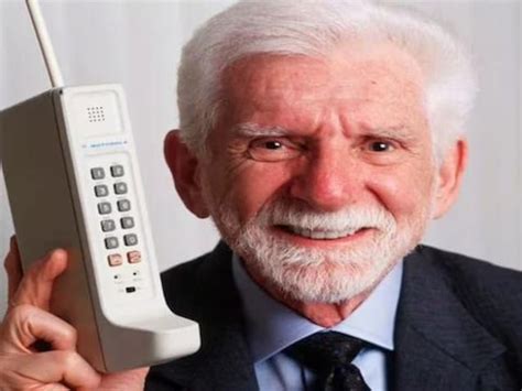 ‘father Of Cell Phone Spends Less Than 5 Of His Time On The Device News18