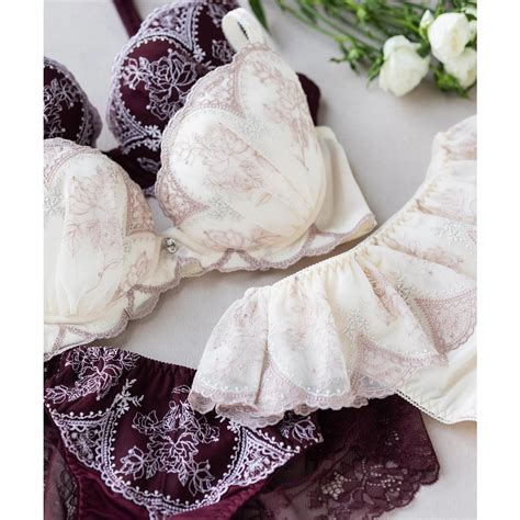 フランデランジェリー fran de lingerie ロマンチックランジェリー安定感 のすっきりバストメイク ノーブルティアラブラ001