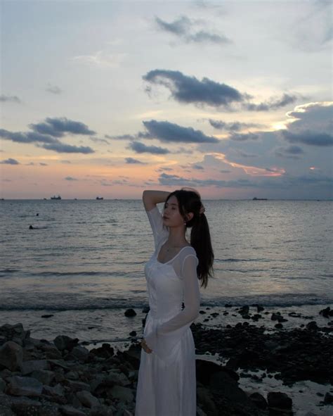 Em G I V N L M Tu I Cao G N M Di N Bikini I Bi N V C D Ng Nu T N I Ch N D I M I