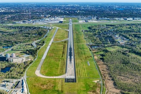 Luftbild Hamburg Gel Nde Des Flughafens Mit Start Und Landebahn Nord