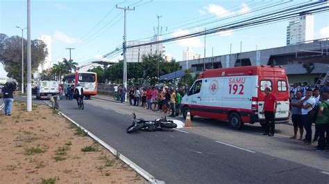 Após colisão de moto carro mulher morre atropelada por ônibus do