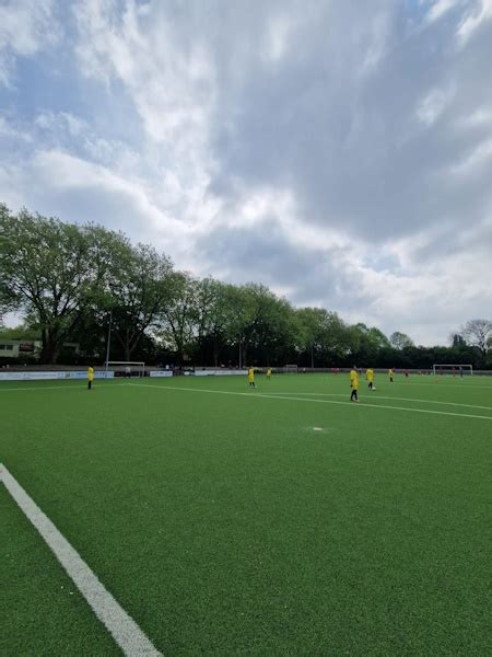 2 PLATZ BEI DEN FUßBALL STADTMEISTERSCHAFTEN Kielhornschule Dortmund