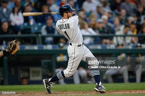 400 Chris Taylor Mariners Photos & High Res Pictures - Getty Images