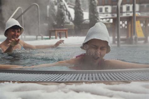 Girs Lin The Jacuzzi Hot Spring Stock Image Image Of Lemon Beauty 172468281