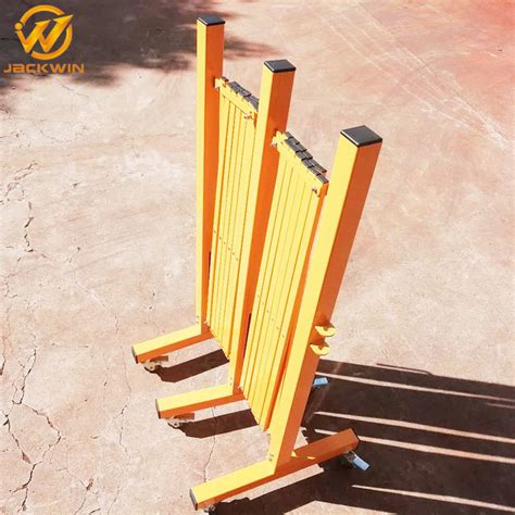 Aluminum Temporary Portable Road Safety Folding Traffic Barrier Road