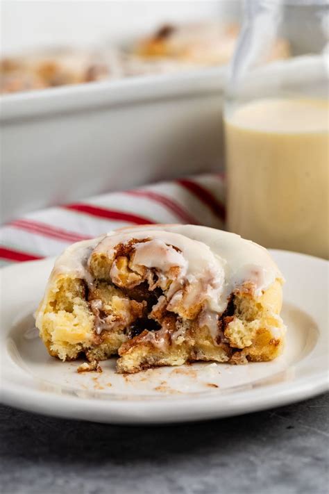 Eggnog Cinnamon Rolls - Crazy for Crust