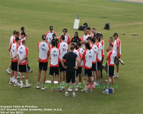 England players in team meeting | PakPassion.net