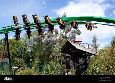 Park Engineers Test The World S Only Jumanji Rollercoaster Mandrill