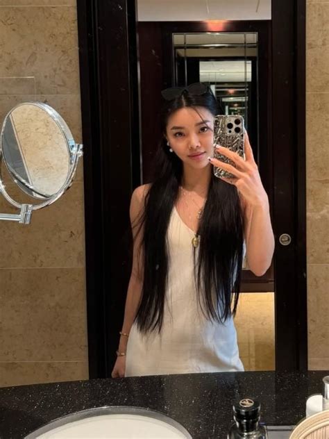 Beautiful Silvia Sexy Hot Babe Singapore