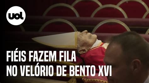 Vel Rio De Bento Xvi Fi Is Fazem Fila Para Homenagens No Vaticano