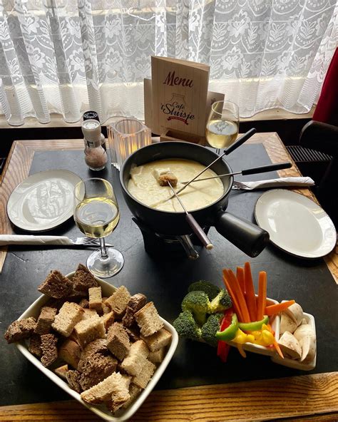 Café 't Sluisje - Wat is met dit weer nou lekkerder dan kaasfondue? 🧀🫕