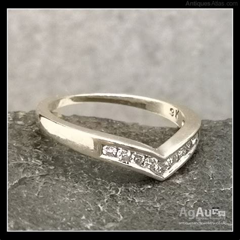 Antiques Atlas 9ct Gold Diamond Wishbone Ring