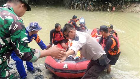 Terseret Arus Deras Di Parit Wilayah Tiban Kampung Seorang Anak Laki