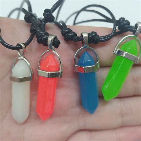 Colar De Pedra Hippie Kit Colares Quartzo Lua Natural Neon Brilha