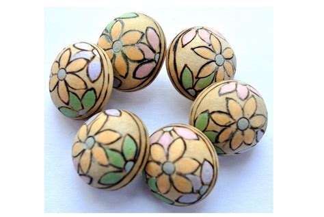 6 Vintage Wood Flower Buttons Natural Wood Color With Flowers Sweet