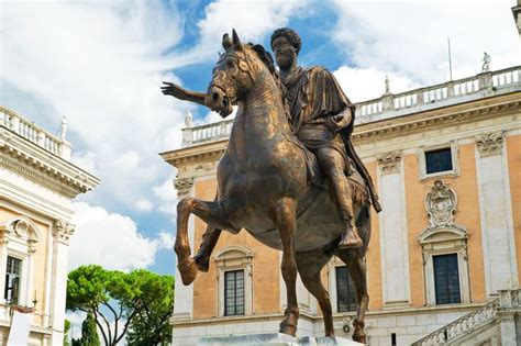 The Way a Soldier's Horse is Portrayed in an Equestrian Statue Has ...