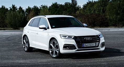 Audi Q Tfsi E H Brido Enchufable Color Blanco Glaciar Tres