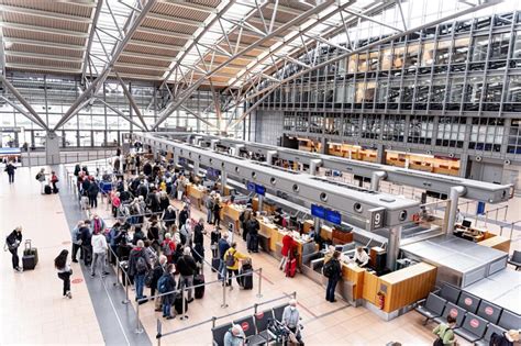 Rund Mio Flugg Ste Flughafen Hamburg Auf Erholungskurs News