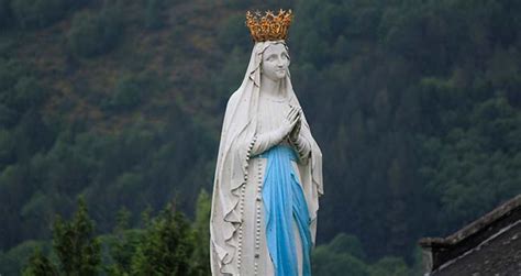 La Virgen De Lourdes Historia Mensaje Y Milagros