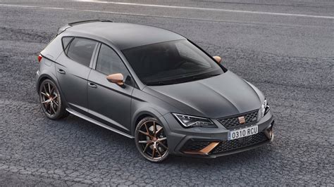 Photos La Seat Leon Cupra R Prend La Pose