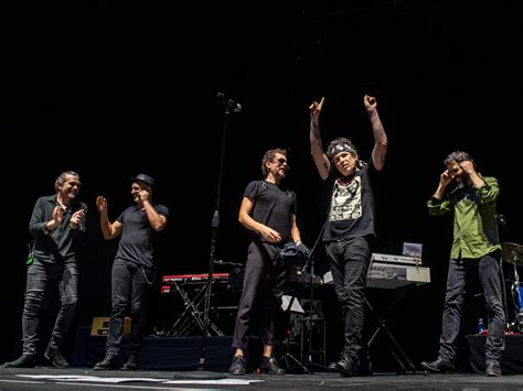 Andrés Calamaro Volvió A Buenos Aires Con Un Show Maradoniano Actitud