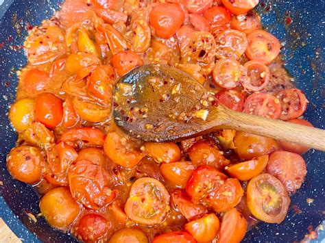 Spaghetti With Cherry Tomato Sauce Step By Step Recipe