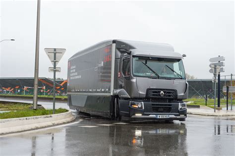 FUEL SAVINGS OF 12 8 ENABLE URBAN LAB 2 TO MEET ITS TARGETS Renault