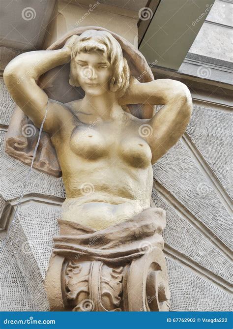 Naked Woman Statue Editorial Photo CartoonDealer 70370205