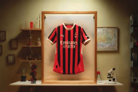 Ac Milan Rilis Jersey Kandang Baru Untuk Musim Depan