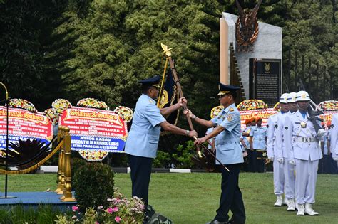 Komandan Lanal Bandung Hadiri Upacara Serah Terima Jabatan Danseskoau