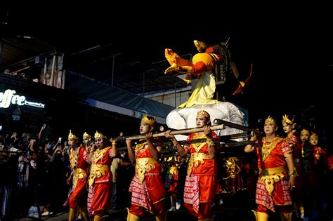 HUT Kota Yogyakarta Penonton Dan Wisatawan Kagumi Kemegahan WJNC 8