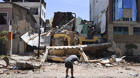 Asciende A 446 La Cifra De Heridos Por Sismo De 6 5 En Ecuador