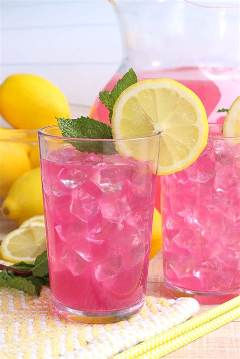 Hot PINK Lemonade Recipe- Natural Pink!