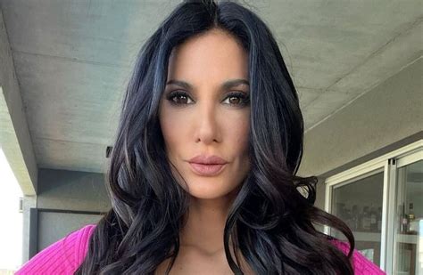 Silvina Escudero Eligi La Bikini Con Corazones Blancos Y Enamor