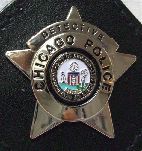 Chicago Police Detective Star Chicago At Night Chicago Pd Agent 00